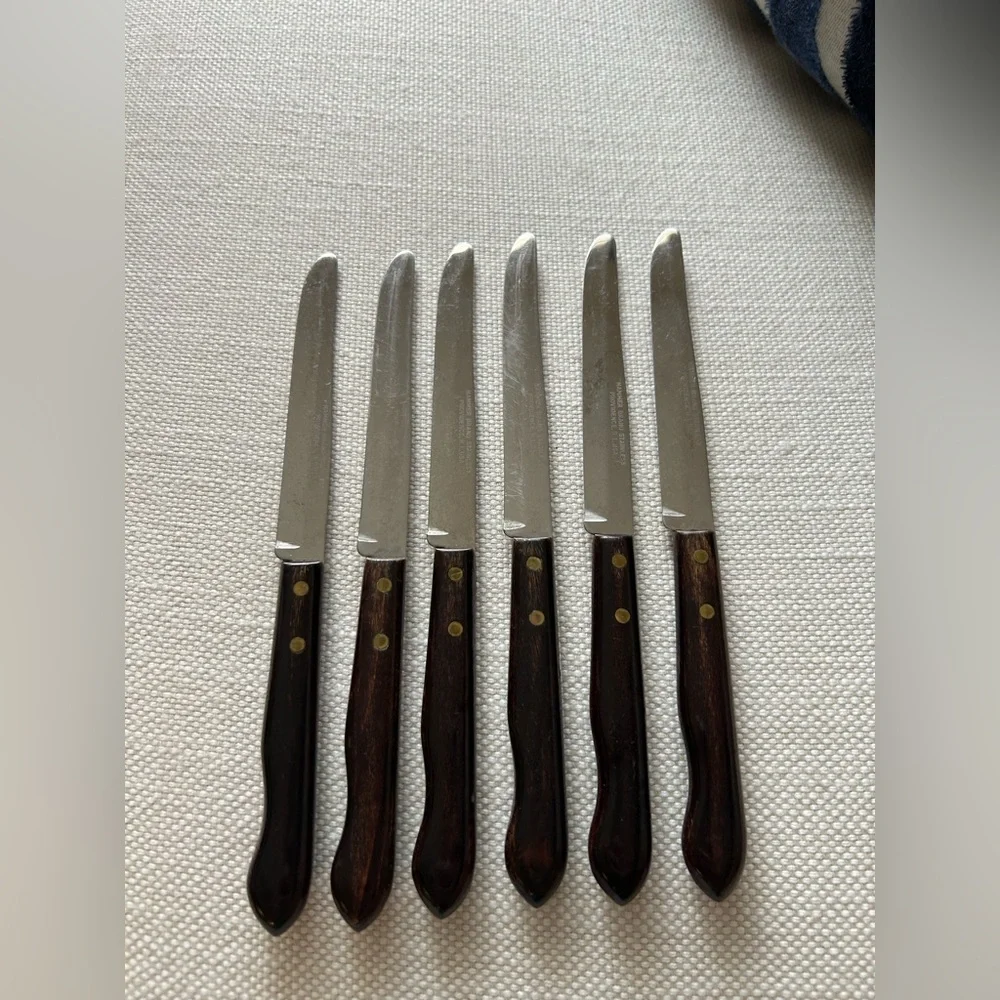 HAMMER BRAND Vintage wood-Handled Set of 6 Bull Nose Steak Knives